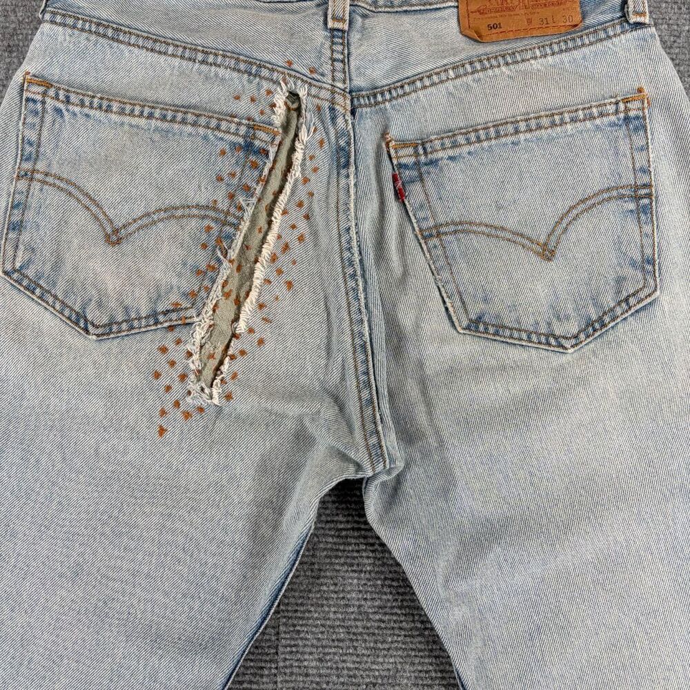 Vintage Levis 501 Jeans Mens 31x30 Light Wash Custom Star Distressed Y2K 2001